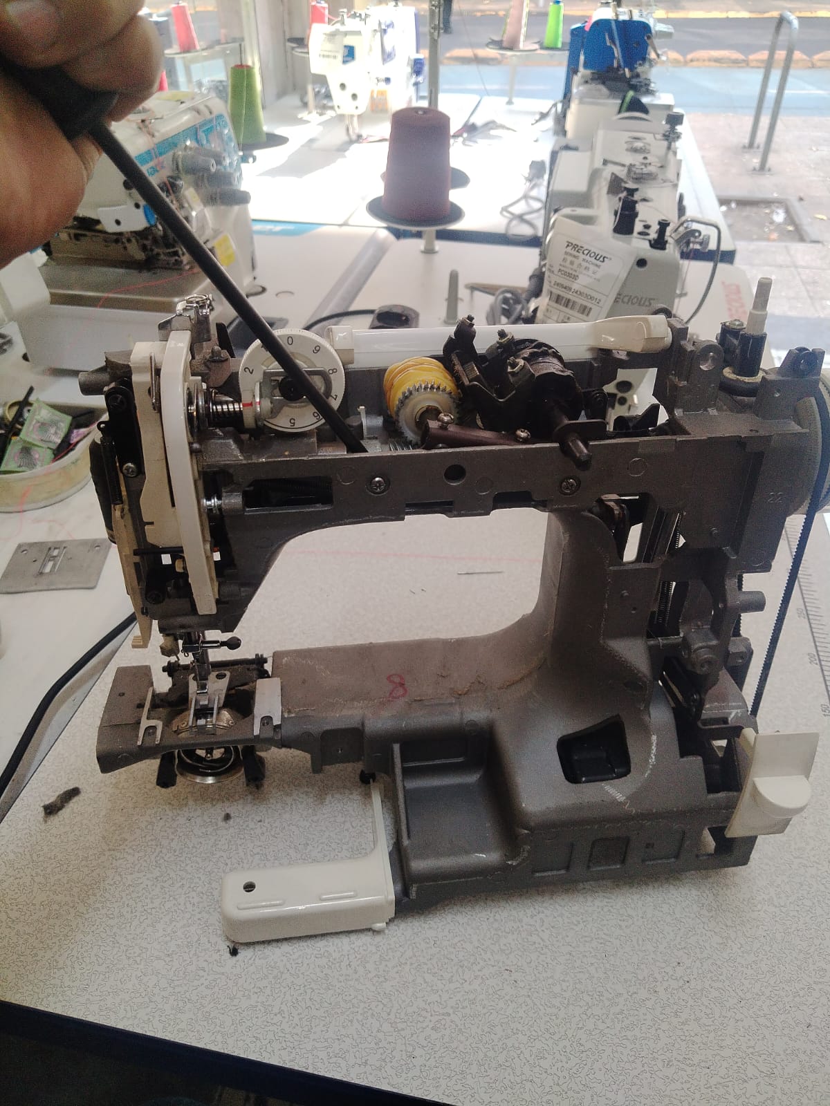 Mantenimiento profesional de máquinas de coser